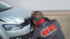 To so pogosti izgovori zavarovalnic pri zavlačevanju izplačil avtomobilske škode