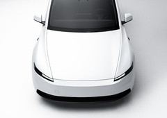 Tesla v Evropo pošilja osnovni model Y, imenovan Standard. To. je cena za slovenske kupce