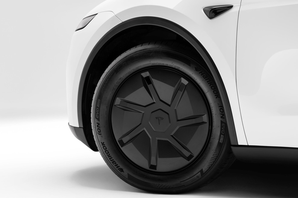 Tesla Model T Standard