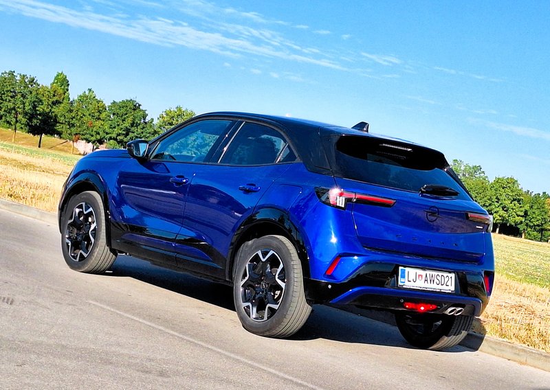 Test: Opel Mokka 1.2 Turbo Hybrid 48V GS– Ples številk in izračunov