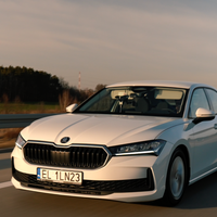 Dizelska Škoda Superb z neverjetnim dosežkom - tega ne morejo "posekati" nobeni hibridi, kaj šele električni avtomobili