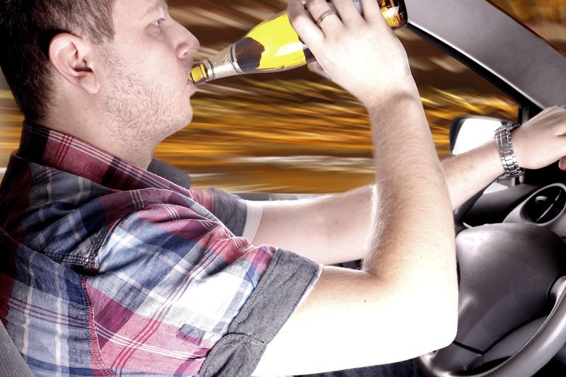 Droge se vse bolj pridružujejo alkoholu v zlovešči statistiki prometnih nesreč