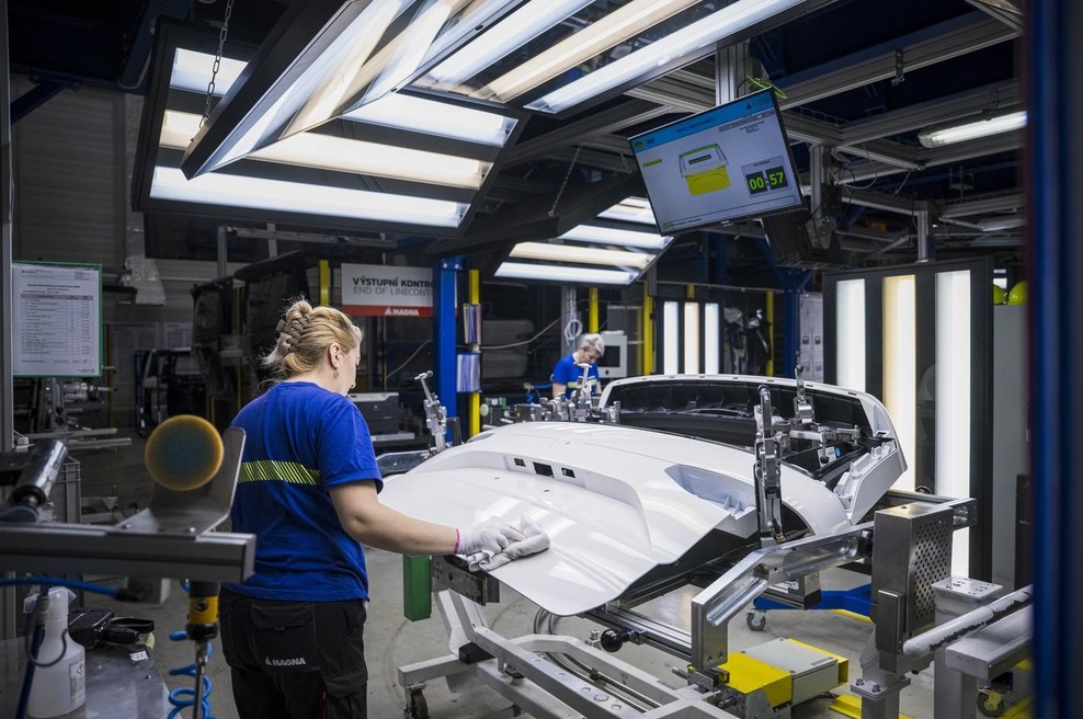 Volkswagen ustavlja proizvodnjo dveh modelov, v večih tovarnah pa skrajšal delovni čas. To so razlogi (foto: Profimedia)
