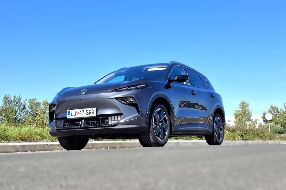Test: MG S5 EV - Strahospoštovanje? Kje neki … (Avtor/Vir: Matjaž Korošak) Test: MG S5 EV - Strahospoštovanje? Kje neki …