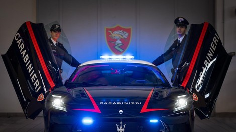 Italijanski karabinjerji so vzeli v službo dva nova superšportnika