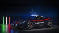 Italijanski karabinjerji so vzeli v službo dva nova superšportnika