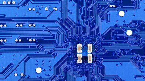 V polprevodniško krizo se je vmešala še nizozemska vlada. A dokončne rešitve še ni na vidiku