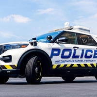 Ne, ni  izmišljotina, prihaja samovozeči policijski robot