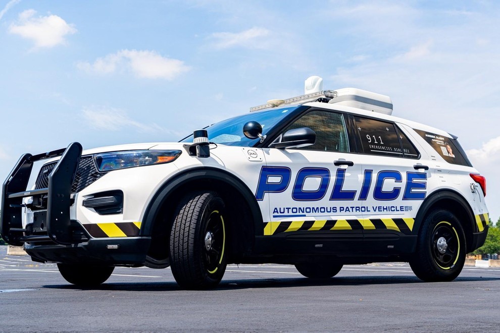 Ne, ni  izmišljotina, prihaja samovozeči policijski robot (Avtor/Vir: Profimedia) Ne, ni  izmišljotina, prihaja samovozeči policijski robot