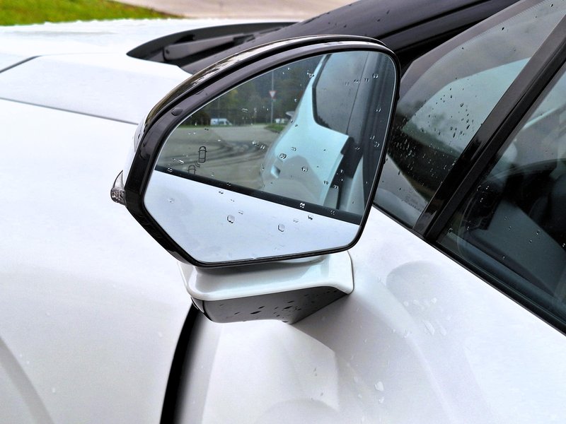 Test: Lynk & Co 02 More -  Električni in stilski izziv