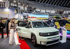 Izredne razmere v kragujevškem Fiatu, pomoč prihaja z vsega sveta