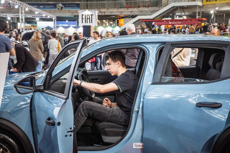 Izredne razmere v kragujevškem Fiatu, pomoč prihaja z vsega sveta