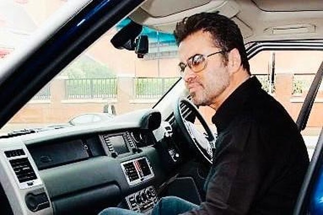 Na dražbi bodo prodali Range Roverja znanega pokojnega glasbenika