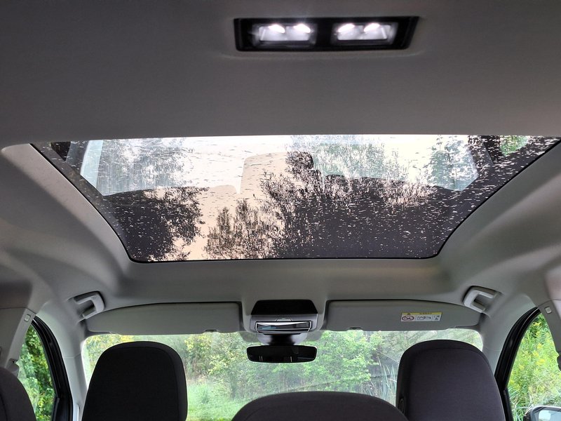 Test: Ford Tourneo Connect EcoBoost PHEV Active - Petdeset odtenkov uporabnosti