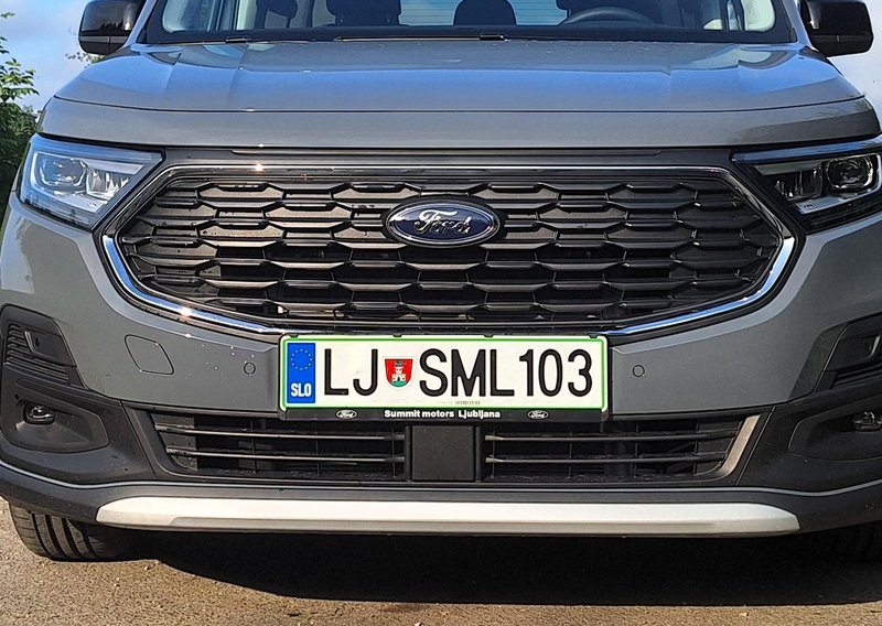 Test: Ford Tourneo Connect EcoBoost PHEV Active - Petdeset odtenkov uporabnosti