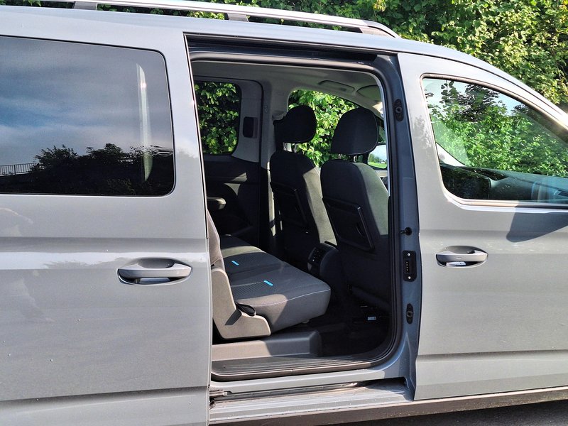 Test: Ford Tourneo Connect EcoBoost PHEV Active - Petdeset odtenkov uporabnosti