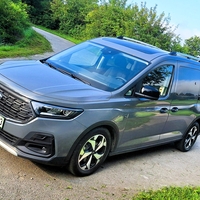 Test: Ford Tourneo Connect EcoBoost PHEV Active - Petdeset odtenkov uporabnosti