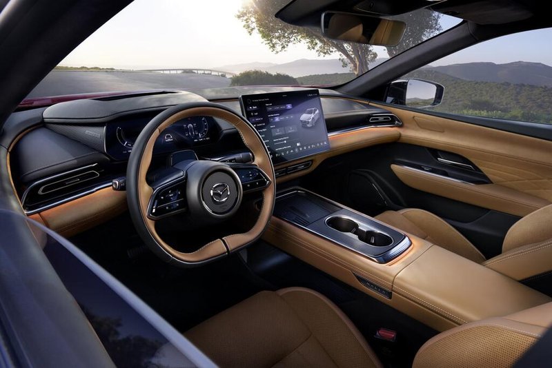 Novo v Sloveniji: Mazda 6e – Lastovka je preklopila na elektriko