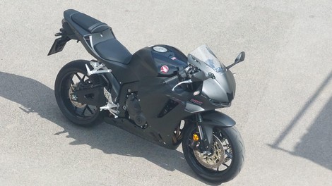 Test, Honda CBR 600 RR - »Kaj to še delajo…?« -