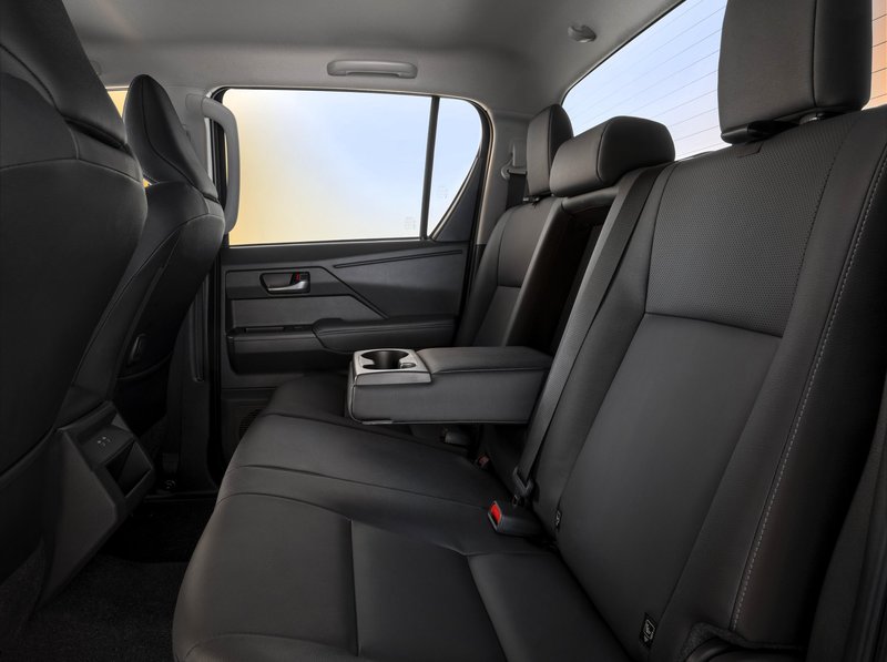 Nova Toyota Hilux: elektrika prihaja, dizel ostaja