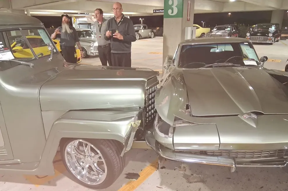 Masaker na dražbi redkih ameriških mišičnjakov. Preverite kaj je šlo narobe (foto: Reddit/Zyncon)