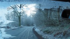 Sredi novembra se na cestah začne zima…in morda bo spet bela