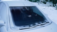 Sredi novembra se na cestah začne zima…in morda bo spet bela