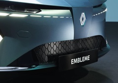 Tudi pri Renaultu so očitno spoznali, da je bila pretirana pozornost elektriki napaka