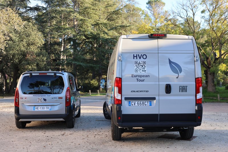 Dostavnika na rastlinsko olje na raziskovalni turneji po Evropi