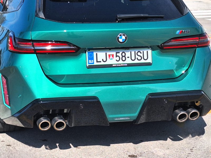 Test: BMW M5 Touring – Težkokategornik med porcelanom