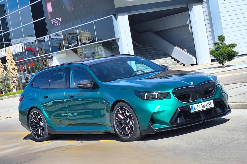Test: BMW M5 Touring – Težkokategornik med porcelanom
