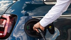 Tudi Stellantis nasprotuje prepovedi avtomobilov s termičnimi motorji do leta 2035