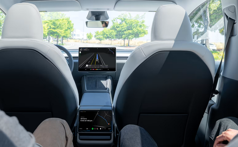 Neslavna bilanca Teslinih samovozečih taksijev: v petih mesecih so povzročili 7 nesreč