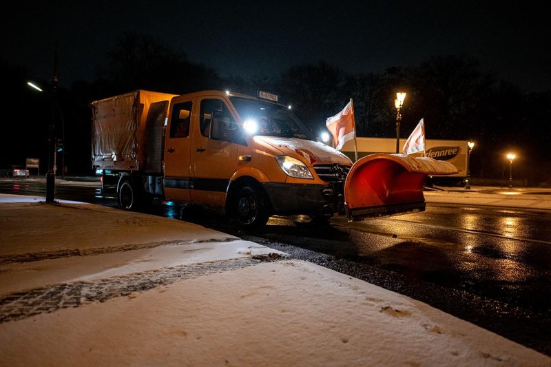 Le streljaj od nas zima že dodobra kaže zobe. Nesreče so si sledile kot po tekočem traku