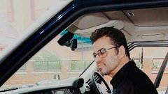 Presenetljivo skromen iztržek za Range Roverja enega najbolj priljubljenih britanskih pevcev