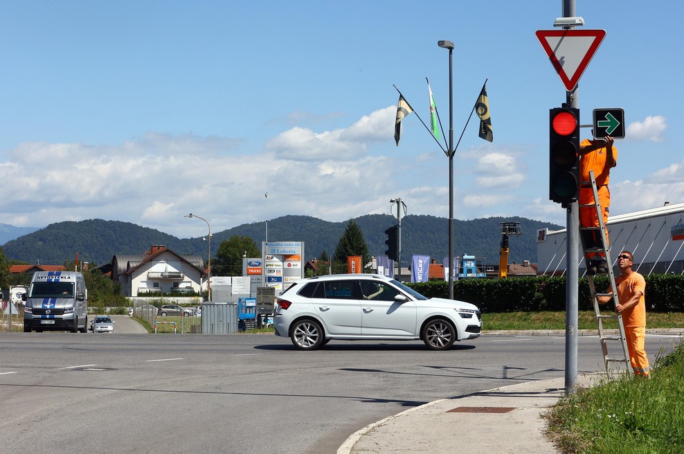 Zelena puščica za zavijanje desno v vsa ljubljanska križišča? Župan Janković pojasnjuje, ali bi se to lahko zgodilo v kratkem (foto: Borut Živulovič/Bobo)