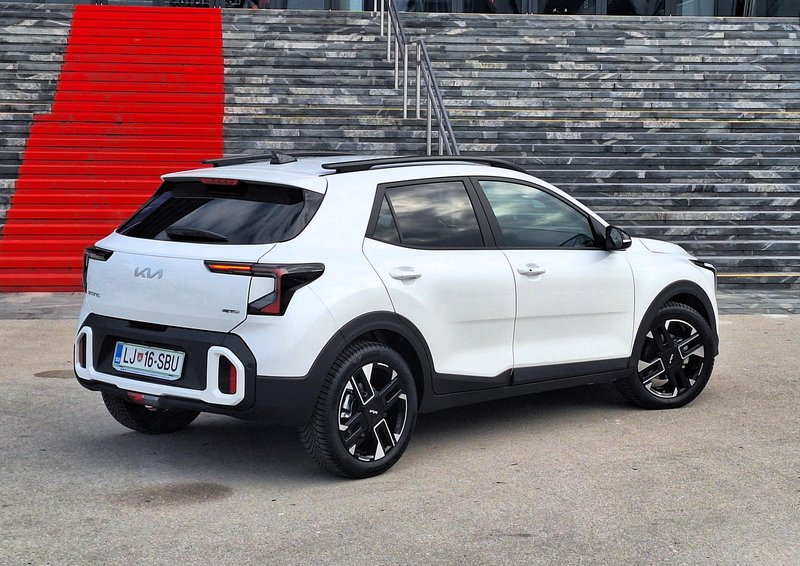 Novo v Sloveniji: Kia Stonic – Drznejši videz za večjo samozavest
