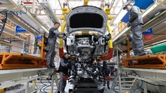 Napovedi kažejo, da se ruski avtomobilski trg dobesedno potaplja