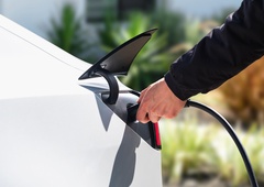 Evropa resno grozi Tesli. Kakšna bo prihodnost Američanov na stari celini?