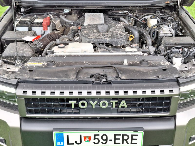 Test: Toyota Land Cruiser 2.8 D-4D 8A/T 4×4 Executive – Vrnitev v paradiž