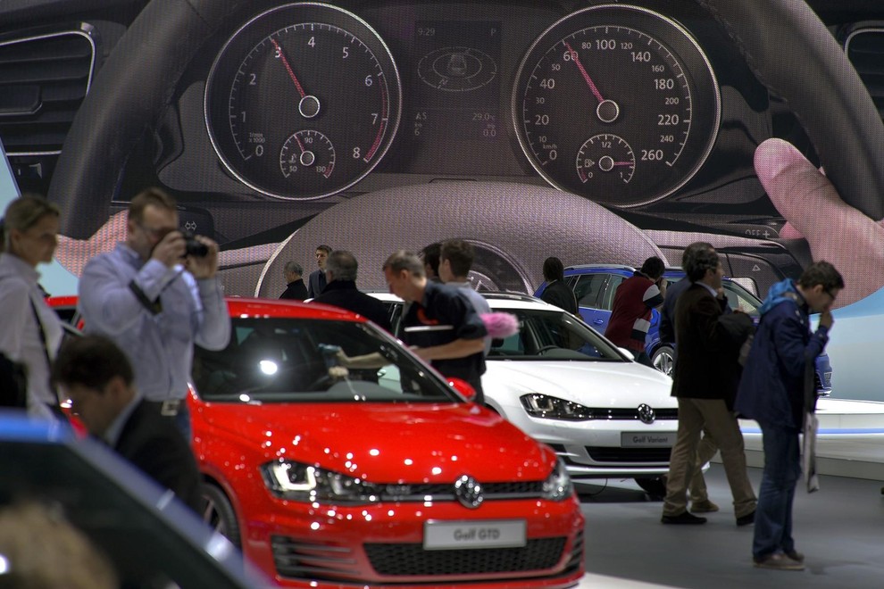 Odločitve o usodi bencinskih in dizelskih motorjev še ne bo 10. decembra