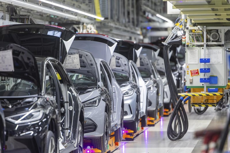 Odločitve o usodi bencinskih in dizelskih motorjev še ne bo 10. decembra