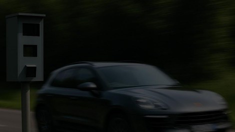 Pri štiriinosemdesetih je avtocesto spremenil v zasebno dirkališče