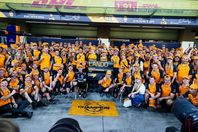 Norris prvič v karieri, Verstappen izgubil za pičli dve točki