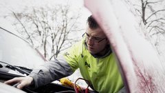 Pet pogostih napak, ki »ubijajo« avtomobilske akumulatorje