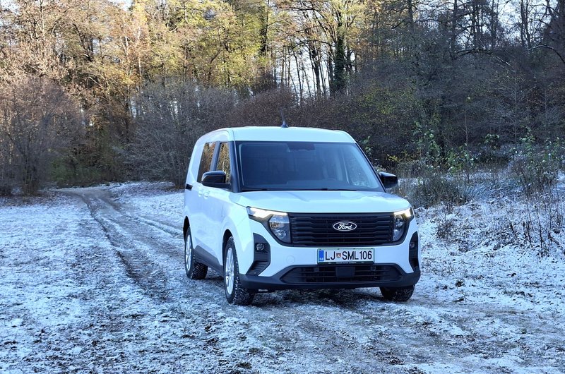 Test: Ford Transit Courier Furgon Kombi 1,0 - Tri v (zadnjo) vrsto ...