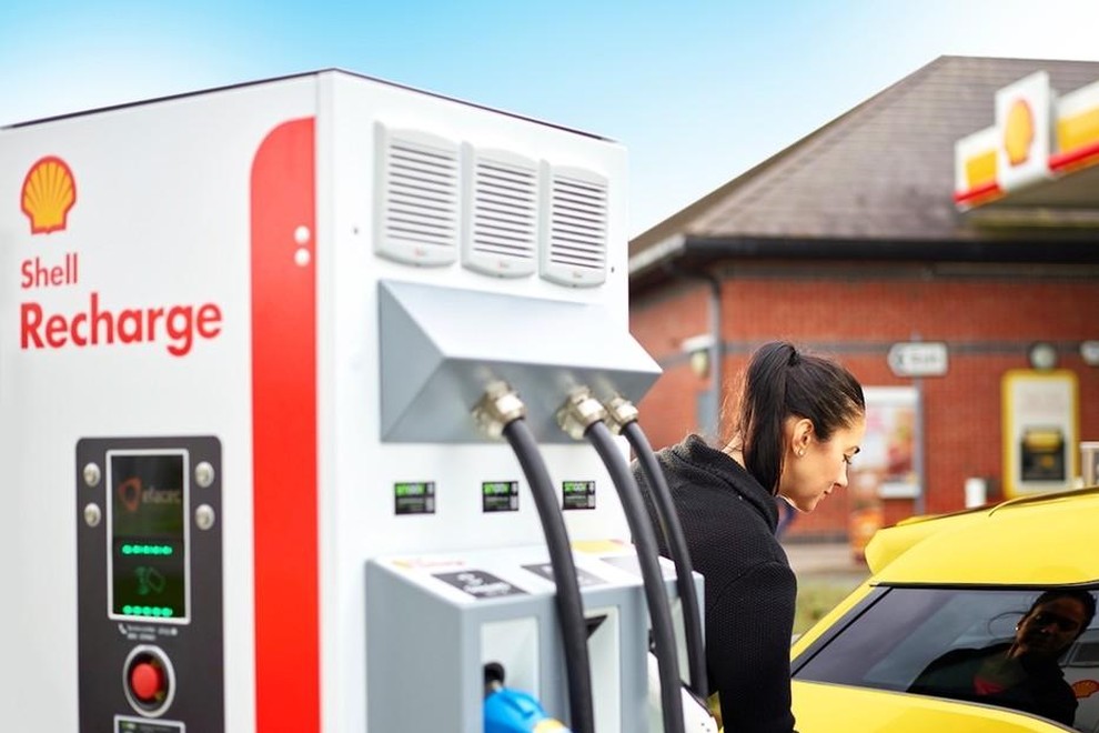 Bodo naftarji rešitelji največjega problema električnih avtomobilov?