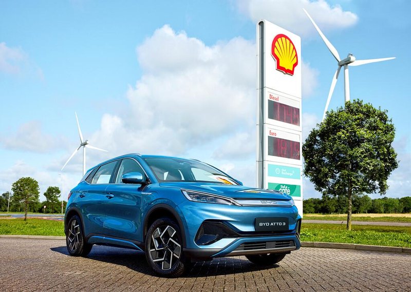 Bodo naftarji rešitelji največjega problema električnih avtomobilov?