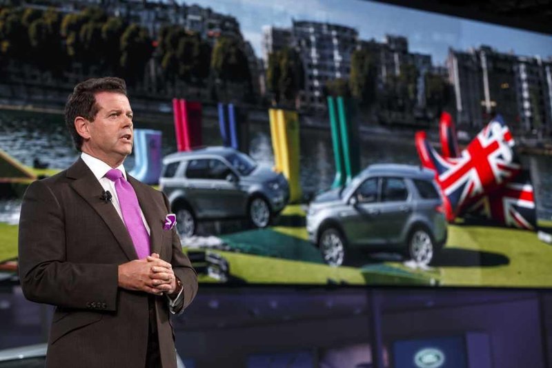 Pri Jaguarju zanikajo, da so glavnega oblikovalca dobesedno nagnali iz pisarne