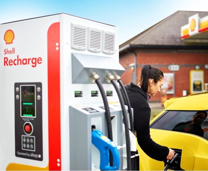 Večina naftnih gigantov računa, da bosta bencin in dizel še dolgo ključna energenta